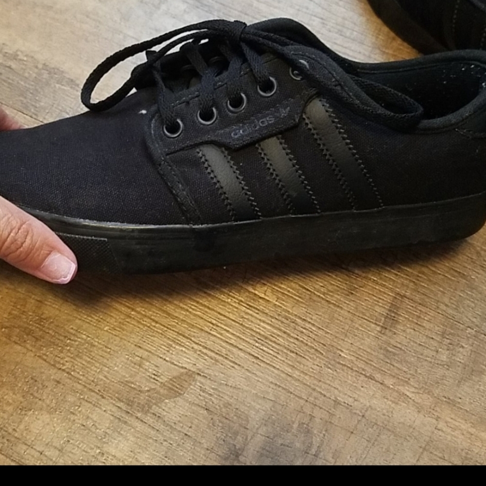 ADIDAS Black shoes!
